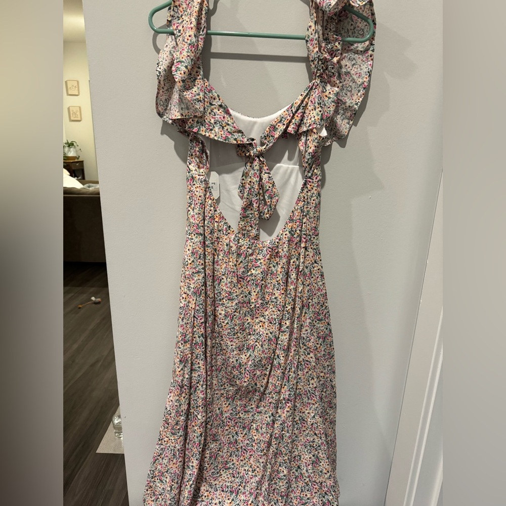 NWT Floral Ruffle Dress - Picture 7 of 8